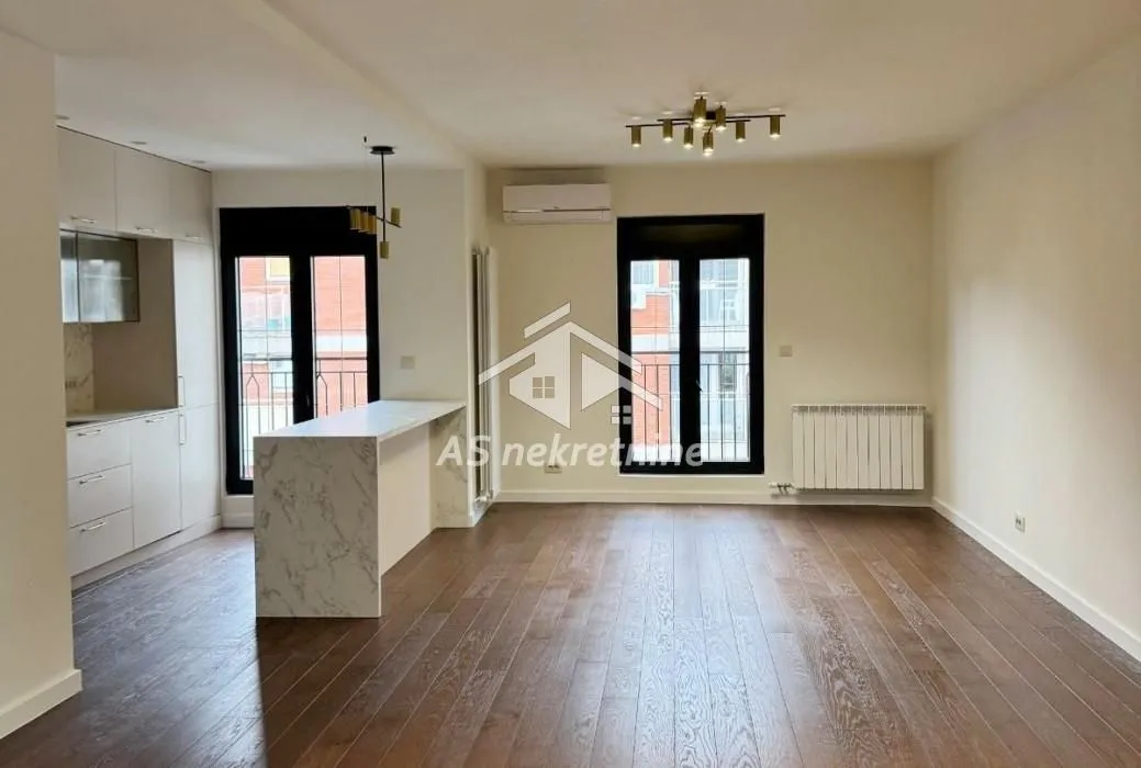 Izdavanje, trosoban stan, 113m², Čubura, Beograd