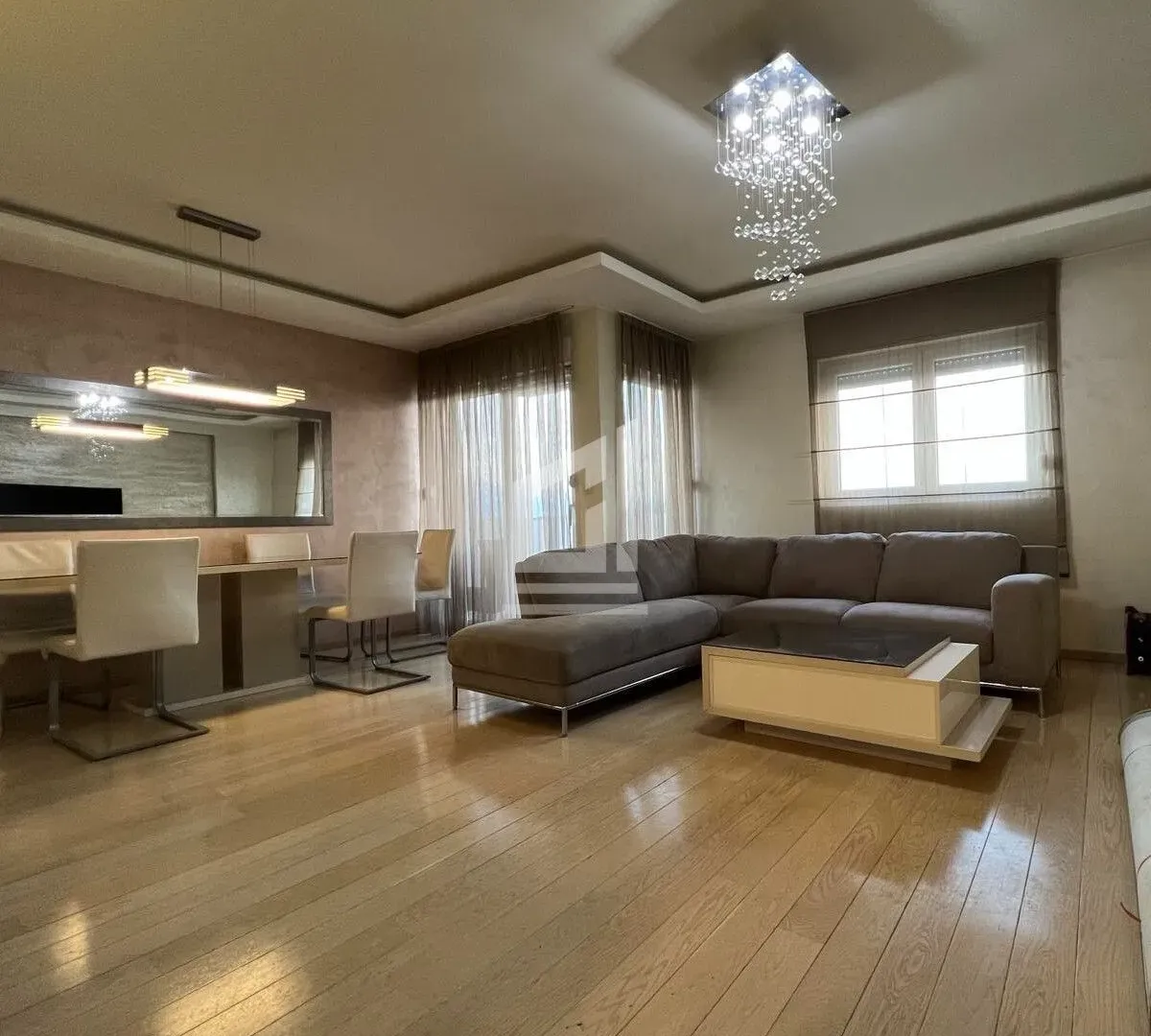 Izdavanje, trosoban stan, 107m², City Kvart, Podgorica