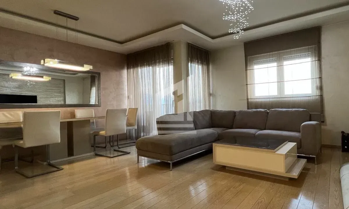 Izdavanje, trosoban stan, 107m², City Kvart, Podgorica