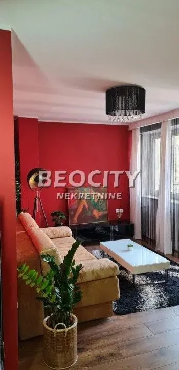 Izdavanje, dvosoban stan, 50m², Centar, Novi Sad