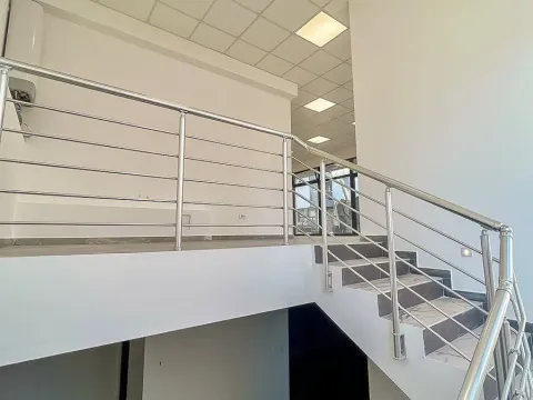 Izdavanje, poslovni prostor, 182m², Blok 9, Podgorica - image 8