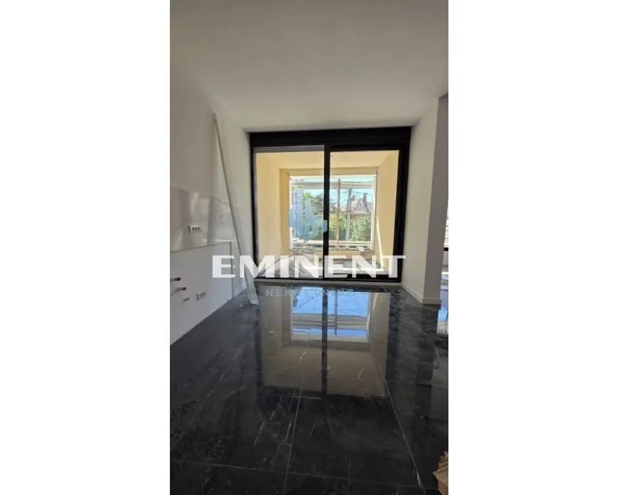 Sale, two bedroom apartment, 80m², Autokomanda, Voždovac Sve Podlokacije