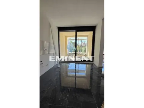 Prodaja, dvosoban stan, 80m², Autokomanda, Voždovac Sve Podlokacije - image 2