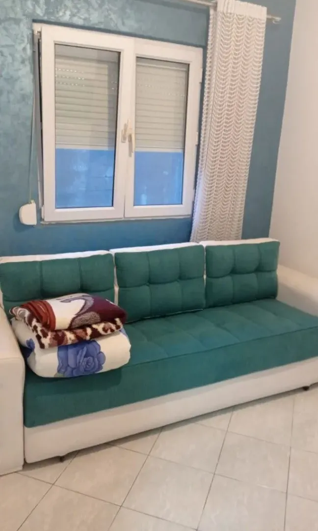 Izdavanje, kuća, 85m², Polje, Bar
