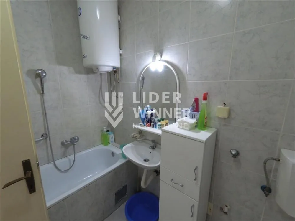 Prodaja, stan, 174m², Zemun Gornji Grad, Zemun Sve Podlokacije