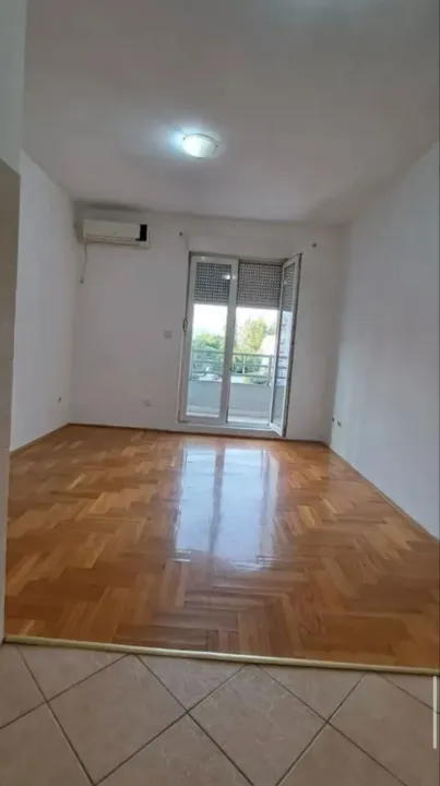 Prodaja, jednosoban stan, 36m², Stari Aerodrom, Podgorica