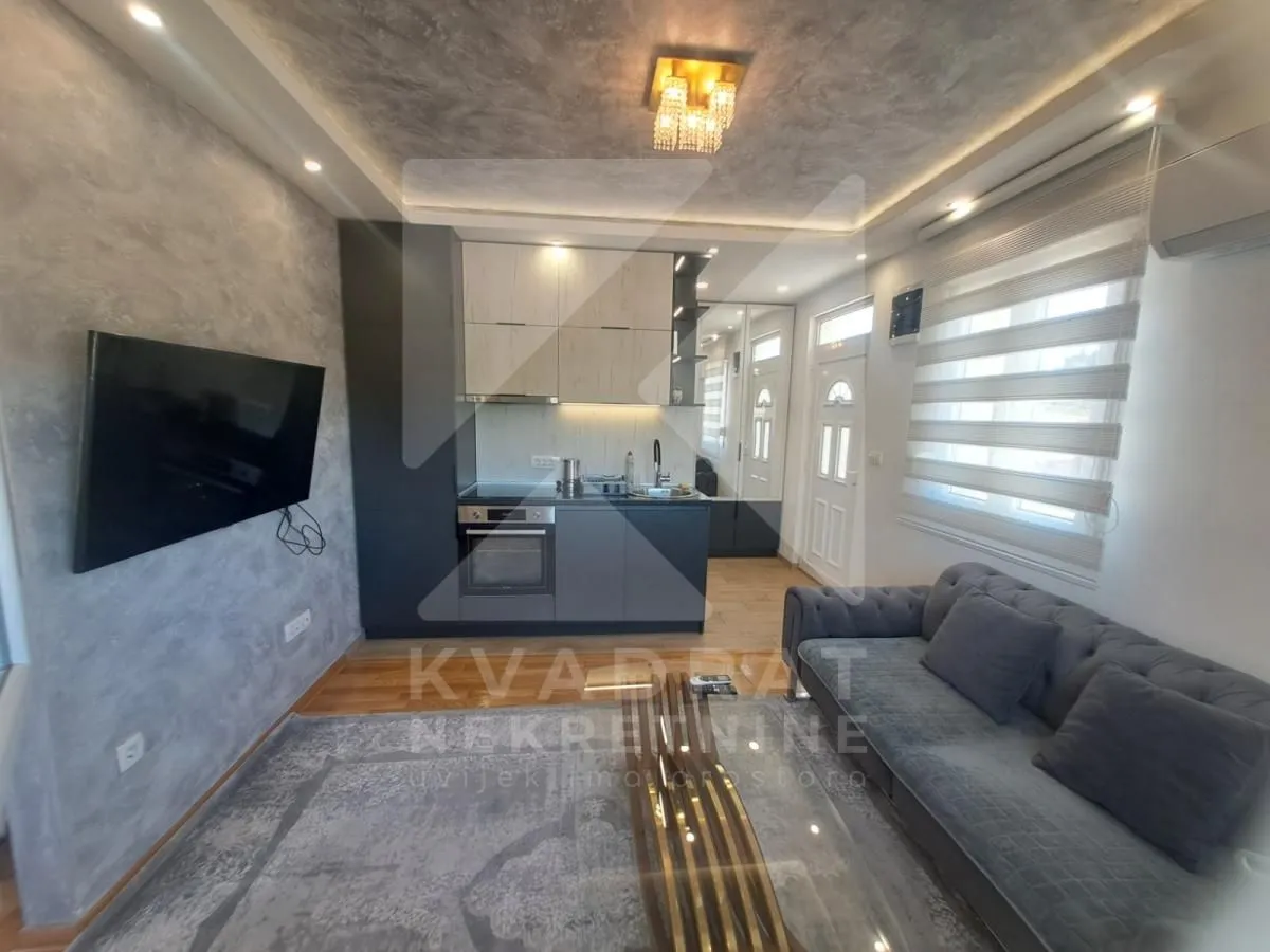 Izdavanje, jednosoban stan, 28m², Stara Varoš, Podgorica