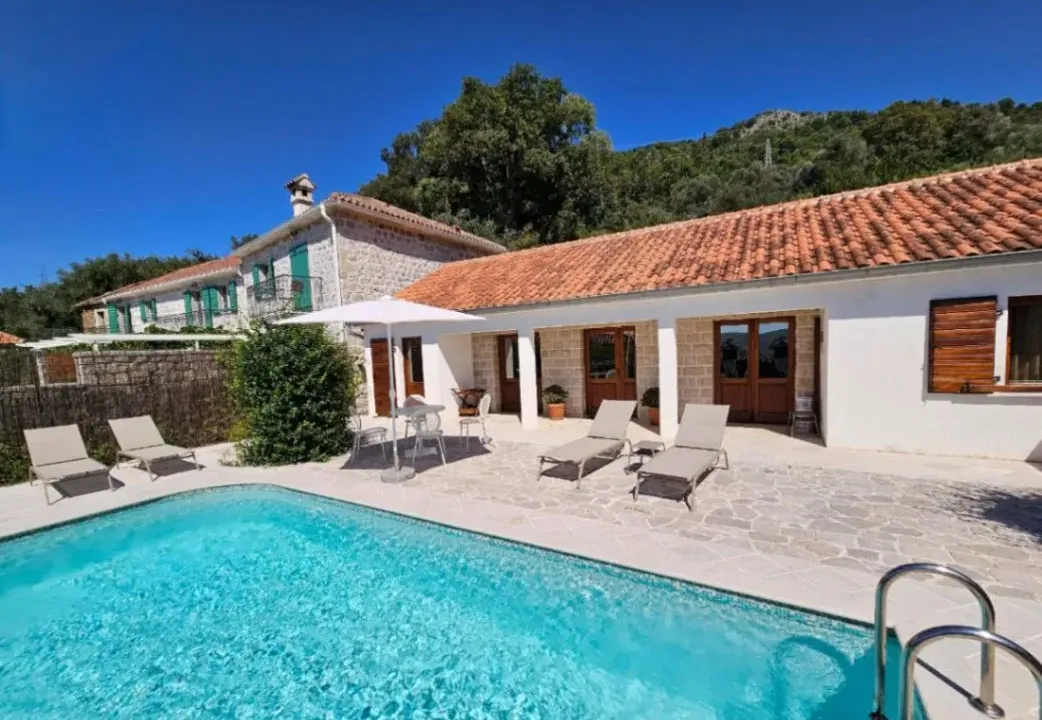 Rent, house, 90m², Kotor, Crna Gora