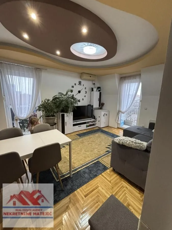 Prodaja, trosoban stan, 67m², Erdoglija, Kragujevac