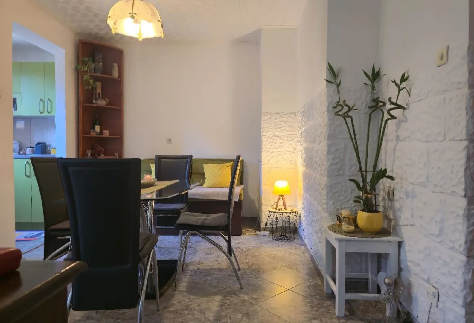 Prodaja, jednosoban stan, 35m², Škaljari, Kotor