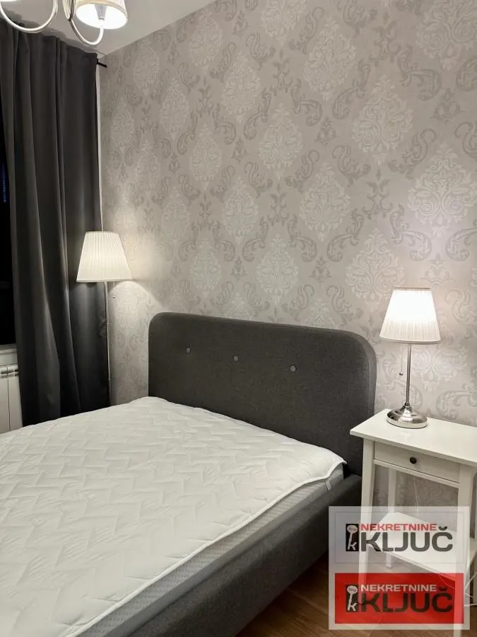 Prodaja, dvosoban stan, 49m², Centar, Novi Sad