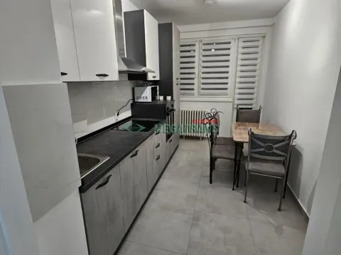 Izdavanje, trosoban stan, 70m², Centar, Novi Sad - image 3