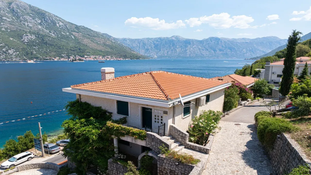 Sale, two bedroom apartment, 101m², Kostanjica, Kotor
