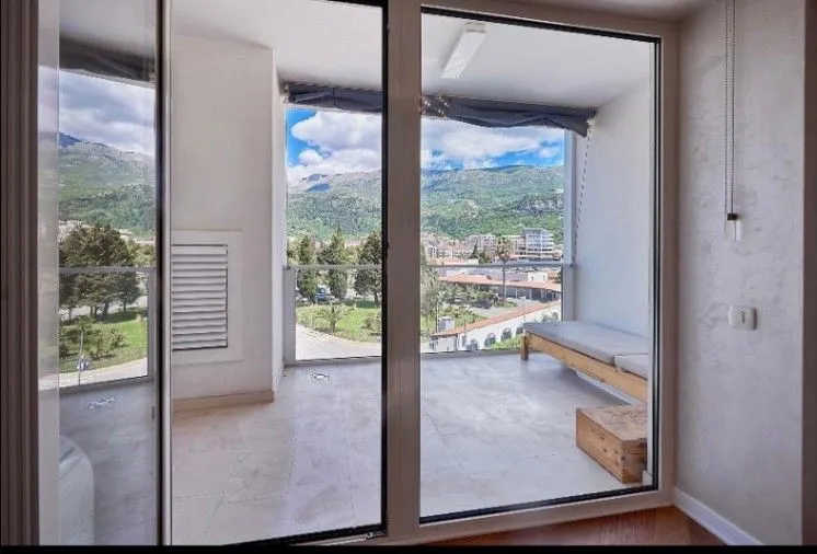 Rent, one bedroom apartment, 63m², Tree cane, Budva