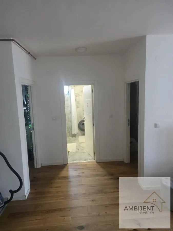 Prodaja, trosoban stan, 78m², Centar, Stara Pazova