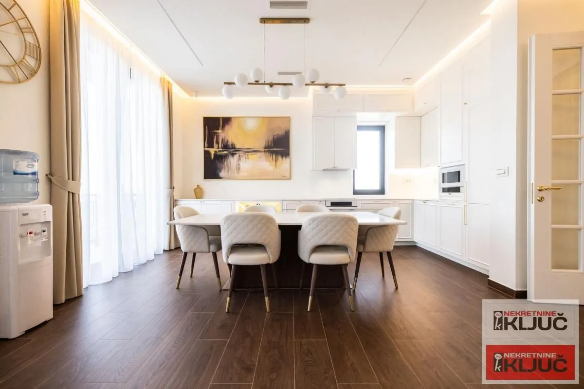 Izdavanje, četvorosoban stan, 135m², Tatarsko brdo, Petrovaradin
