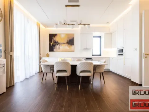 Izdavanje, četvorosoban stan, 135m², Tatarsko brdo, Petrovaradin - image 32