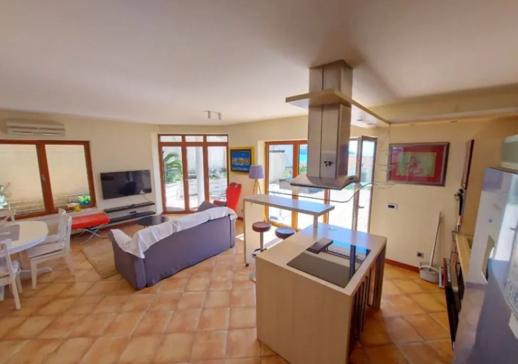 Prodaja, dvosoban stan, 87m², Savina, Herceg Novi