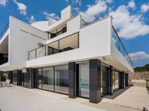 Izdavanje, kuća, 1150m², Krimovica, Kotor - image 29