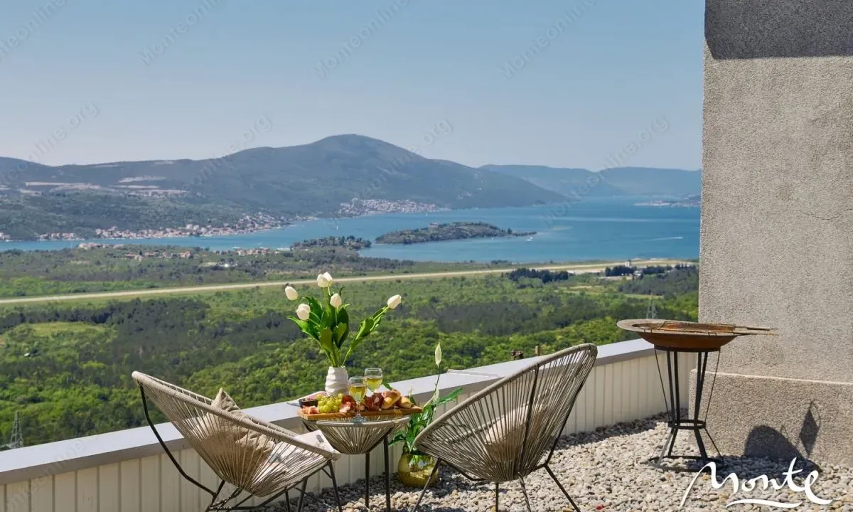 Prodaja, kuća, 220m², Tivat, Crna Gora