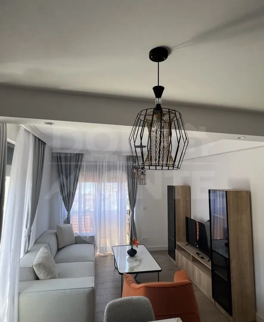 Izdavanje, jednosoban stan, 42m², Tivat, Crna Gora