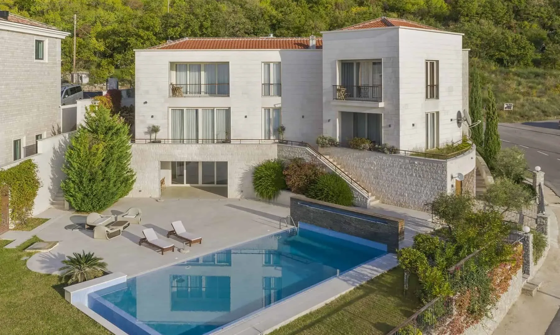 Izdavanje, kuća, 600m², Blizikuće, Budva