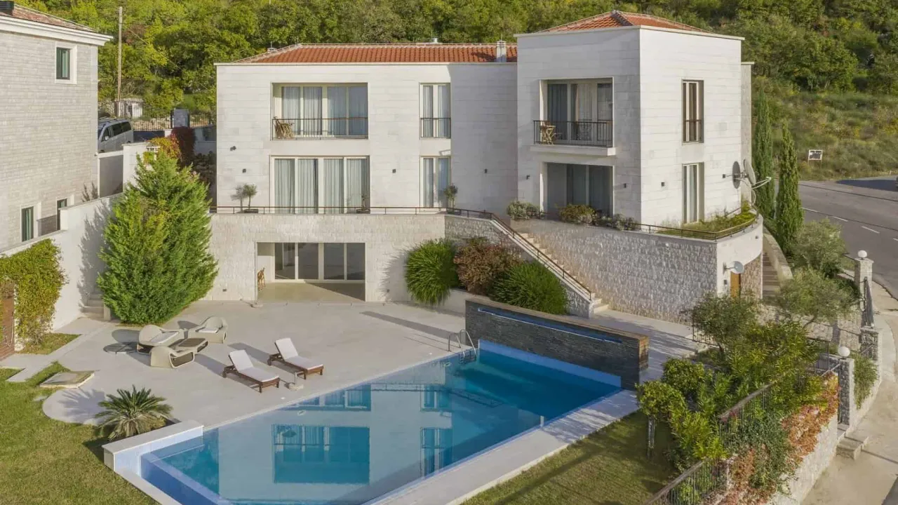 Rent, house, 600m², Blizikuće, Budva