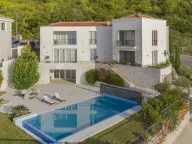 Rent, house, 600m², Blizikuće, Budva - image 1