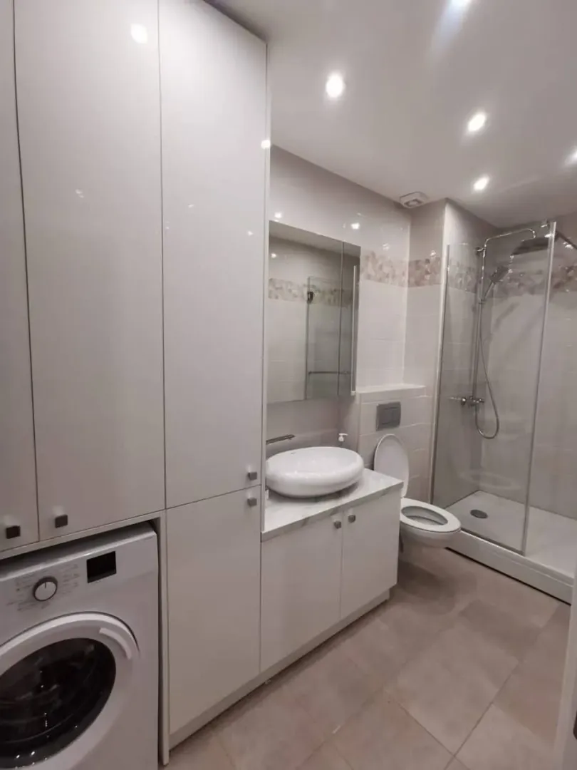 Izdavanje, dvosoban stan, 60m², Rozino, Budva