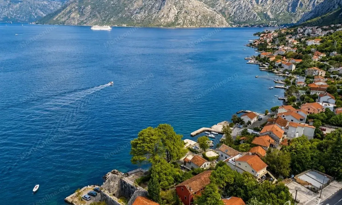 Sale, house, 170m², Dobrota, Kotor