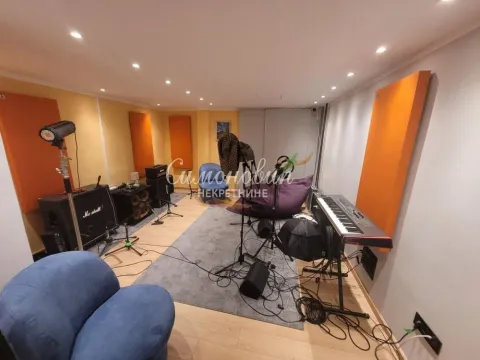 Izdavanje, poslovni prostor, 93m², Čukarica, Beograd - image 2