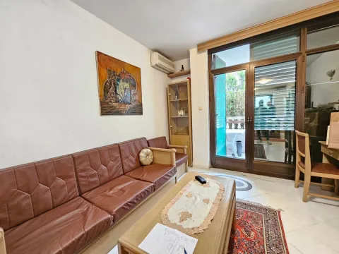 Izdavanje, dvosoban stan, 57m², Budva, Crna Gora - image 3