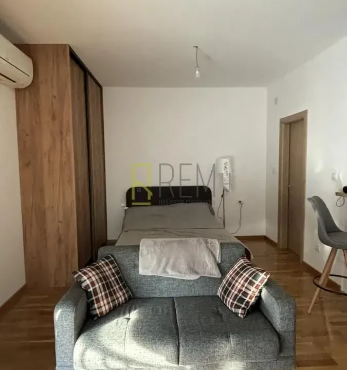 Izdavanje, garsonjera, 33m², Zagorič, Podgorica