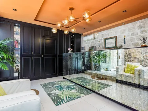 Rent, house, 2117m², Kotor, Crna Gora - image 17