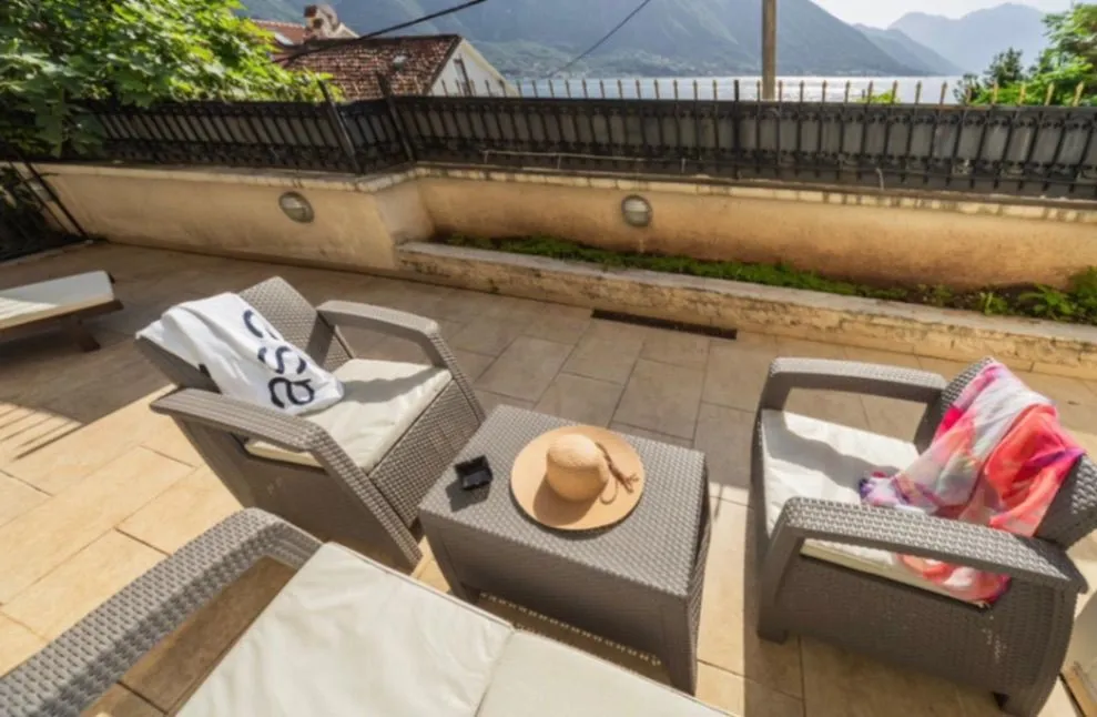 Rent, three bedroom apartment, 130m², Dobrota, Kotor