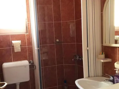 Izdavanje, dvosoban stan, 46m², Bečići, Budva - image 5