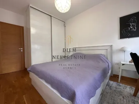 Izdavanje, jednosoban stan, 50m², City Kvart, Podgorica - image 8