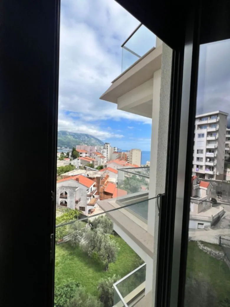 Izdavanje, jednosoban stan, 39m², Bečići, Budva