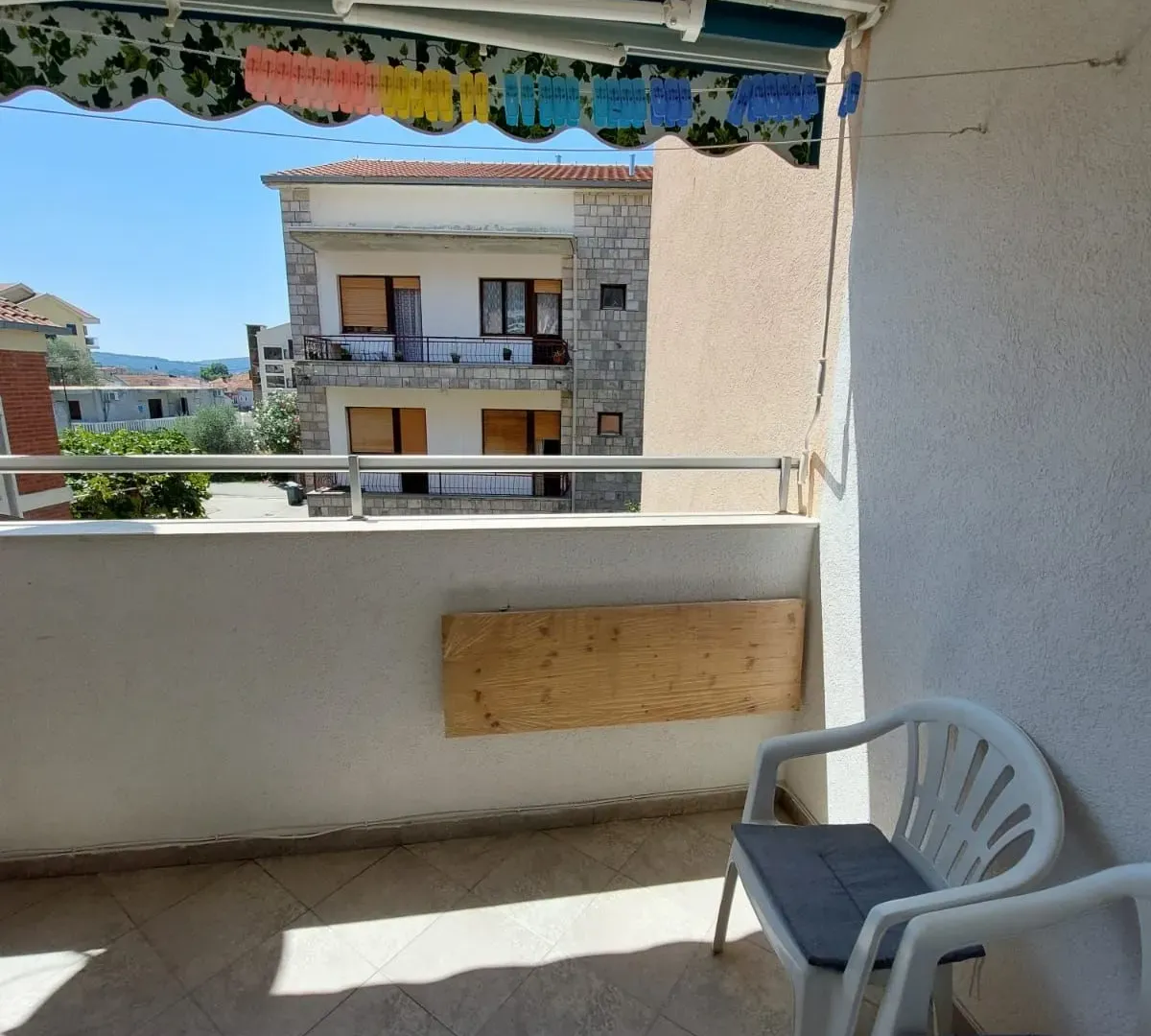 Izdavanje, dvosoban stan, 52m², Kalimanj, Tivat