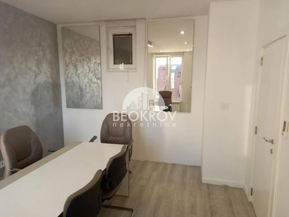 Izdavanje, četvorosoban stan, 118m², Đeram Pijaca, Beograd