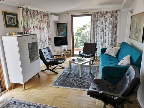 Rent, one bedroom apartment, 47m², Centar, Budva - image 1