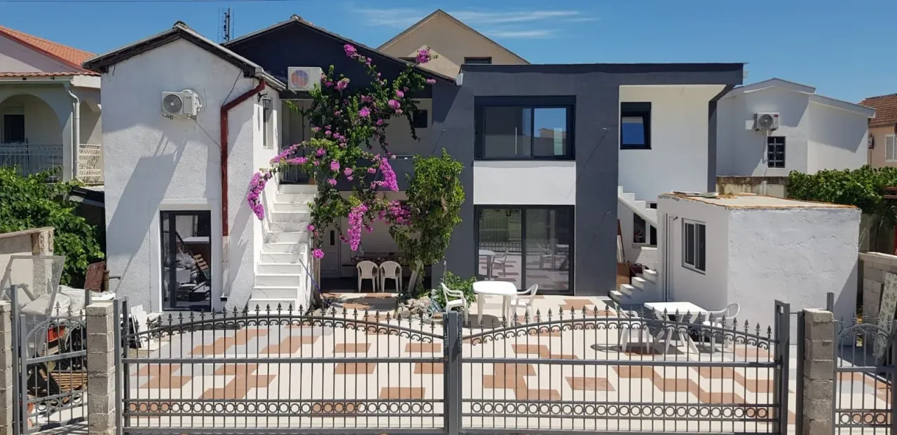 Sale, house, 196m², Donji Štoj, Ulcinj