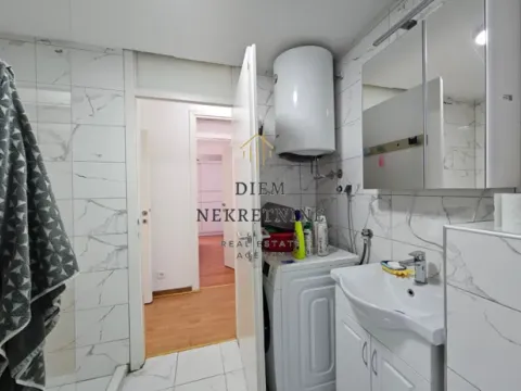 Izdavanje, trosoban stan, 110m², Centar, Bar - image 14