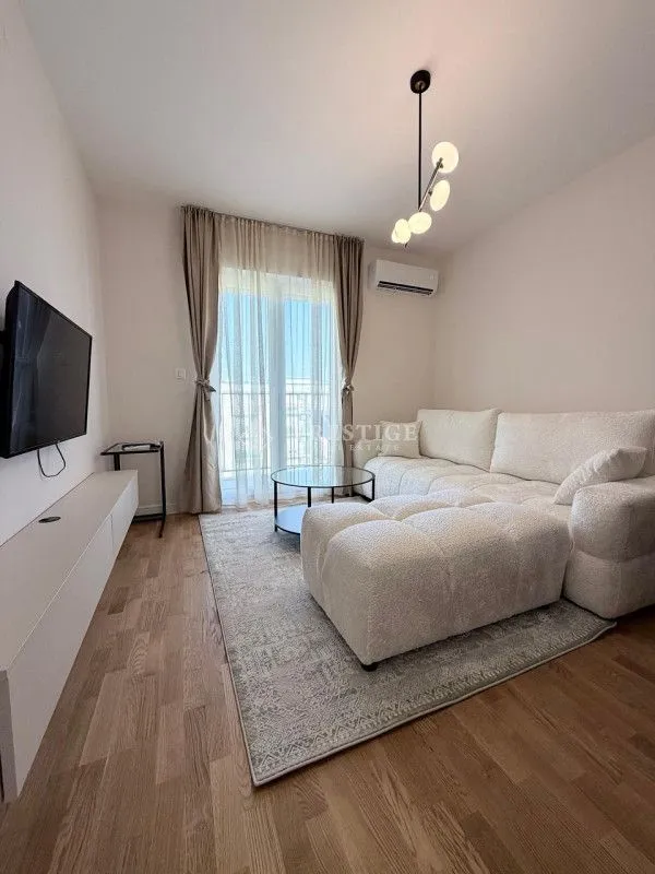 Rent, one bedroom apartment, 40m², Pobrežje, Podgorica