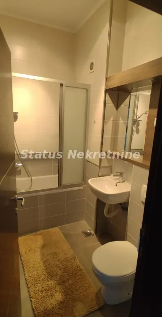 Prodaja, četvorosoban stan, 114m², Bulevar Evrope, Novi Sad Sve Podlokacije