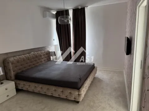 Izdavanje, četvorosoban stan, 136m², Centar, Novi Sad - image 5