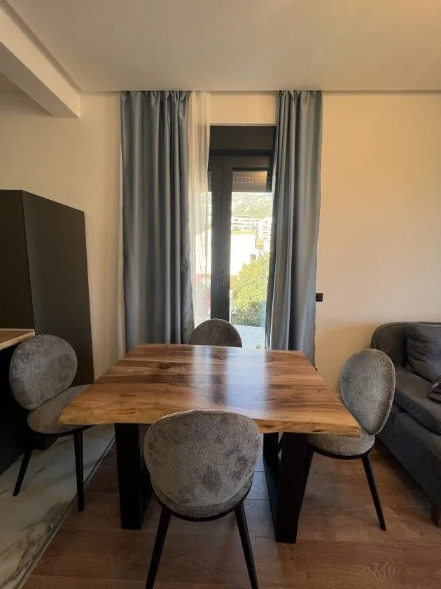 Rent, one bedroom apartment, 40m², Bečići, Budva