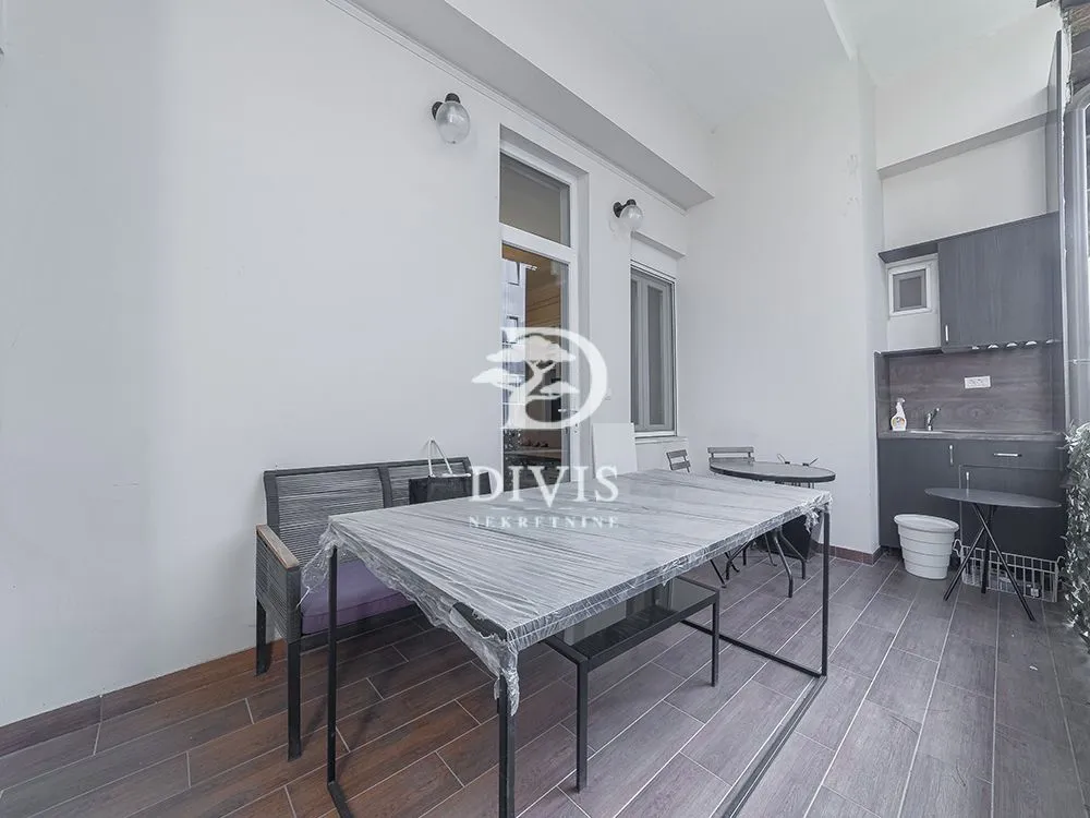 Prodaja, trosoban stan, 100m², Vračar Centar, Vračar Sve Podlokacije