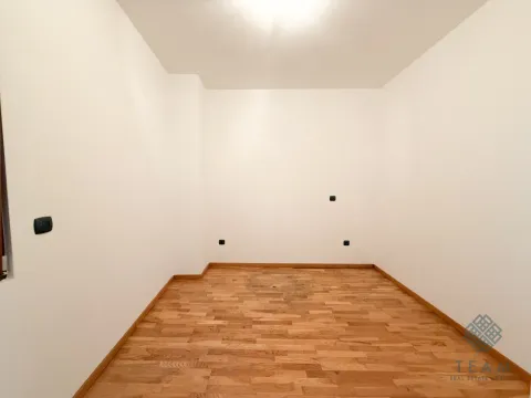 Izdavanje, poslovni prostor, 90m², Centar, Podgorica - image 9