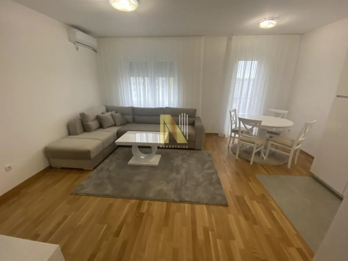 Izdavanje, garsonjera, 31m², Adamovićevo Naselje, Novi Sad Sve Podlokacije